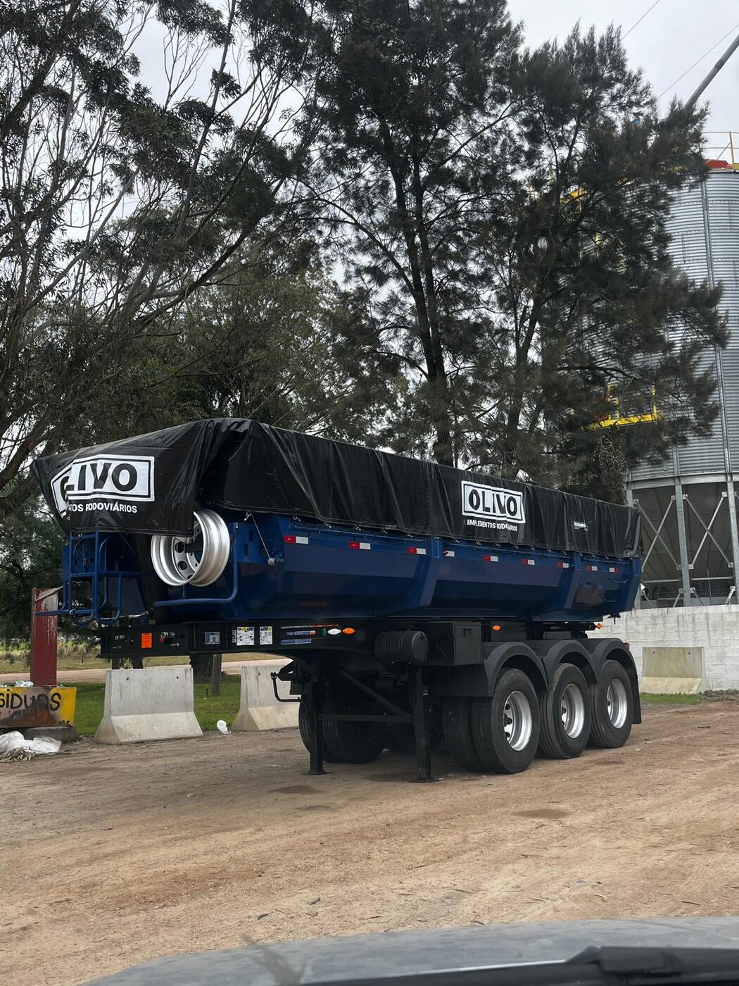 Semirremolque Olivo - Vial Uy